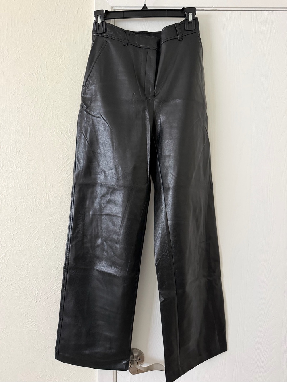 ARITZIA - Babaton Black Leather Women’s Pants